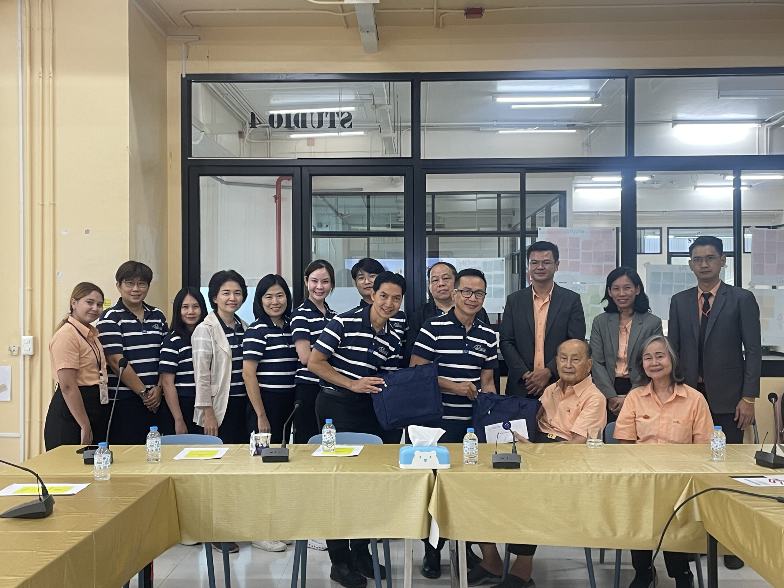 ต้อนรับผู้บริหารและคณะครูจากโรงเรียนปรินส์รอยแยลส์วิทยาลัย จังหวัดเชียงใหม่