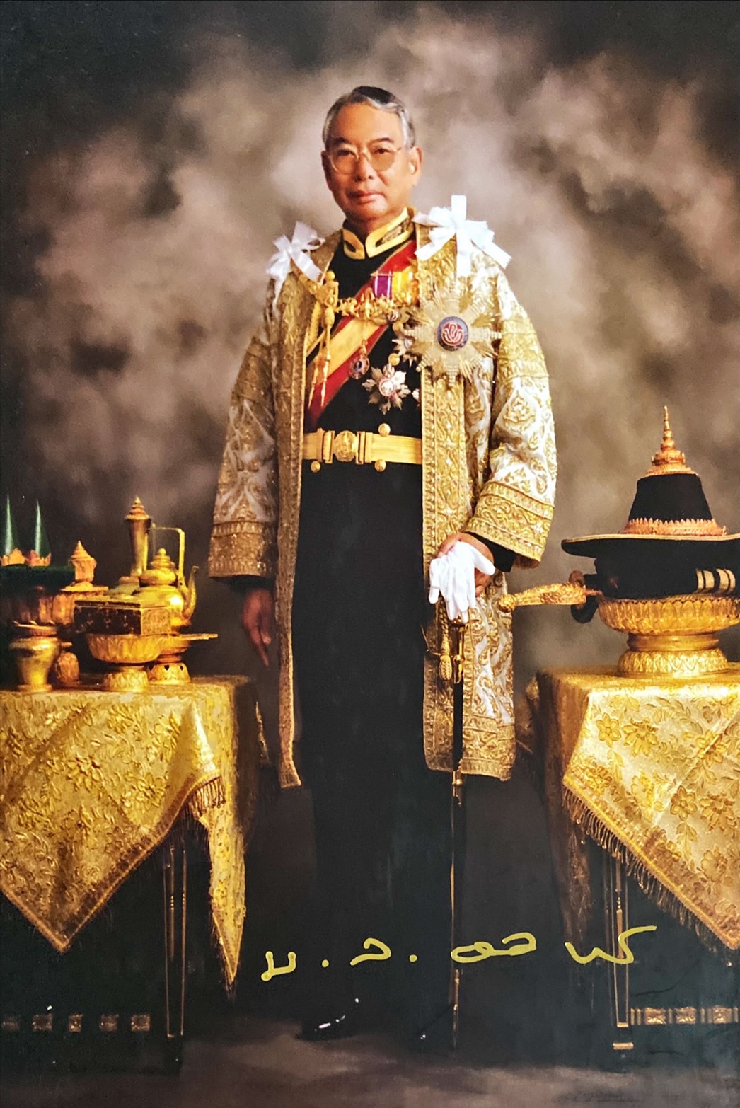 อนุสรณ์ในงานพระราชทานเพลิงศพ พลเรือเอก หม่อมหลวงอัศนี ปราโมช ป.จ., ม.ป.ช., ม.ว.ม., ภ.ป.ร.2 ณ เมรุหลวงหน้าพลับพลาอิศริยาภรณ์ วัดเทพศิรินทราวาส วันจันทร์ที่ 24 กันยายน 2561